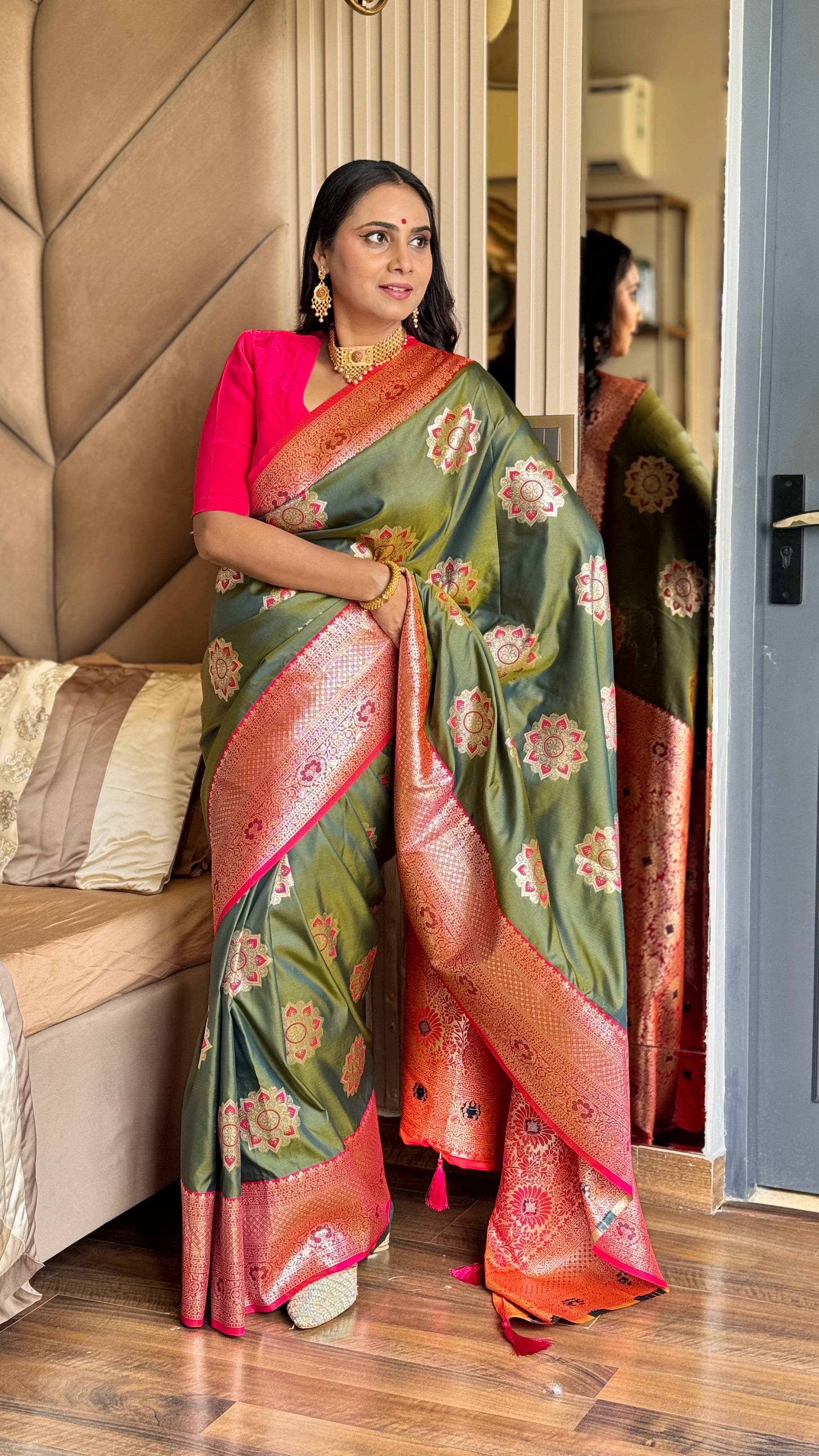 Beautiful Soft & Elegant With Rich & Vibrant Colour Combination Saree - Image 5
